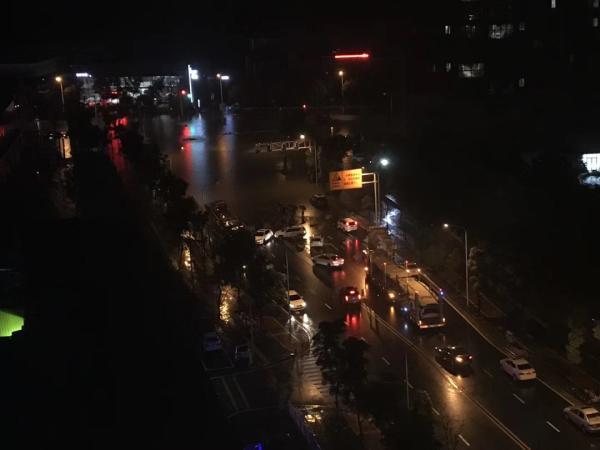 長沙暴雨最新照片——城市暴雨下的水景紀(jì)實